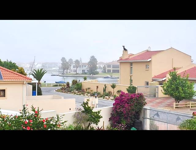4 BEDROOM HOUSE FOR SALE IN PORT OWEN